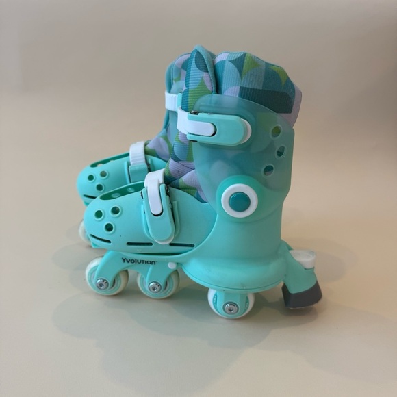 yvolution Other - Yvolution Kids Adjustable Roller Skates